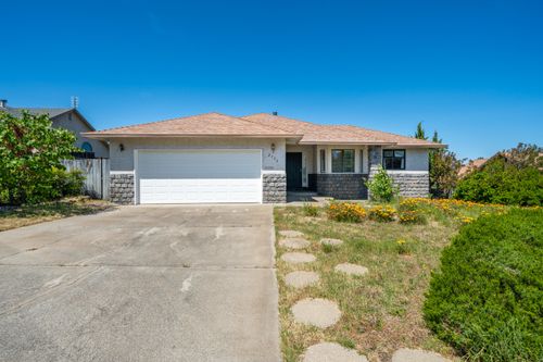 2736 Crystal Tree Dr, Redding, CA, 96001-3773 | Card Image