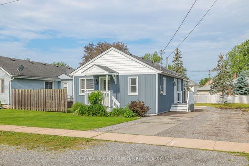 72 Wellington St, Port Colborne, ON, L3K2J7 | Card Image