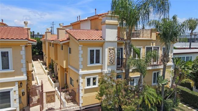 13 - 14535 Margate St, Townhouse with 3 bedrooms, 3 bathrooms and 2 parking in Sherman Oaks CA | Image 30