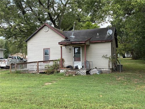 713 E Jefferson St, Clinton, MO, 64735-2351 | Card Image