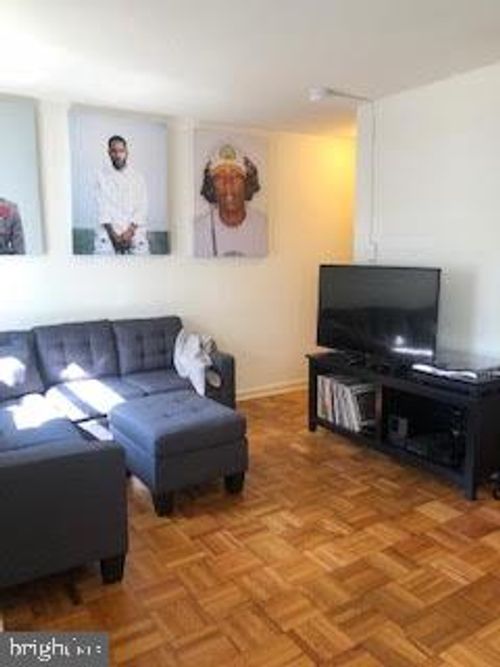 apt-214-2201 Pennsylvania Ave, PHILADELPHIA, PA, 19130-3521 | Card Image