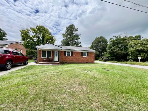 901 Sycamore St, Goldsboro, NC, 27530-6425 | Card Image