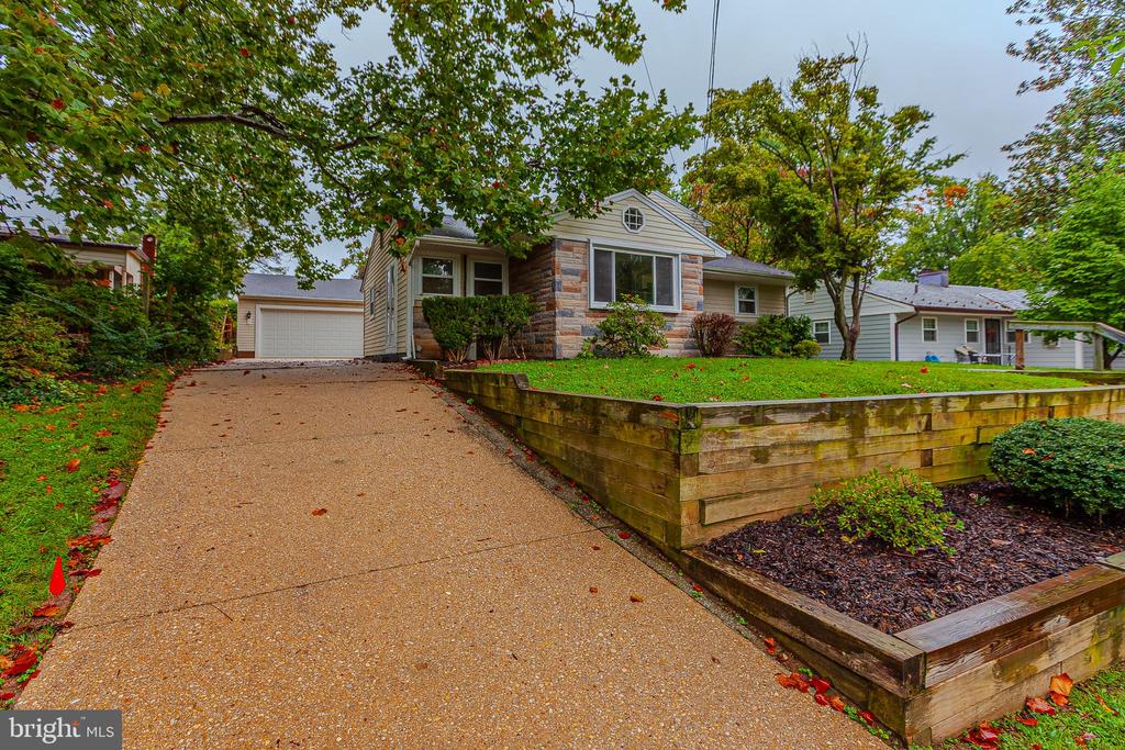 Brooke Dr, Rockville, MD 20851