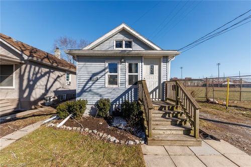 108 Burgar Street, Welland, ON, L3B2S8 | Card Image