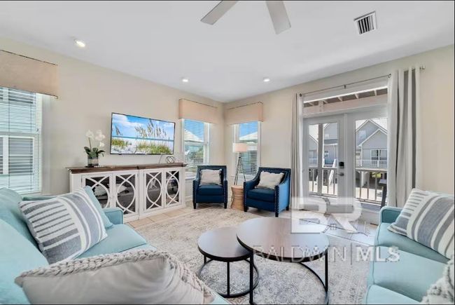 Living Room | Image 11
