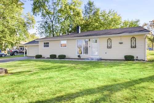 122 Caddy Ave, Carpentersville, IL, 60110-2235 | Card Image