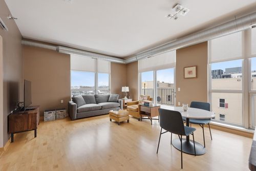 unit-508-1211 Lagoon Ave, Minneapolis, MN, 55408-3996 | Card Image