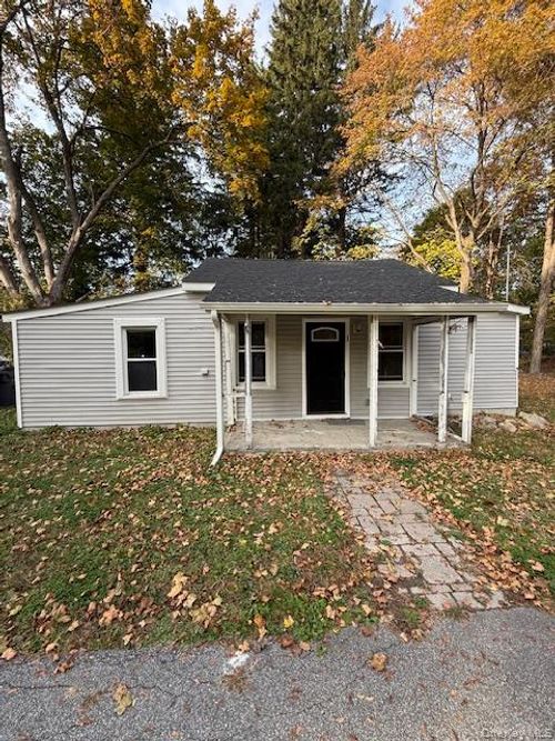 1 Gillespie Dr, Newburgh, NY, 12550-1519 | Card Image