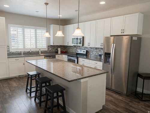 7706 Founders Point Ln, Midvale, UT, 84047-2403 | Card Image