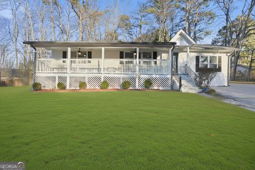 5215 Dixie Lake Rd, Union City, GA, 30291-1307 | Card Image