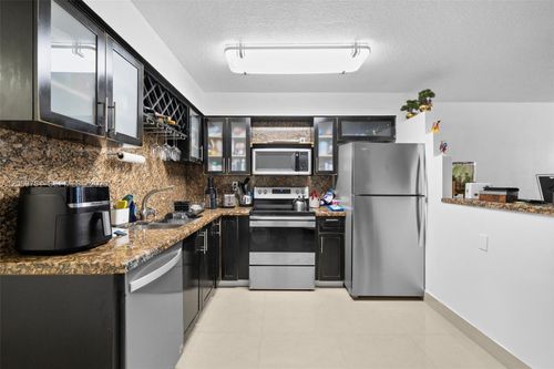 38-4011 N Meridian Avenue, Miami Beach, FL, 33140 | Card Image
