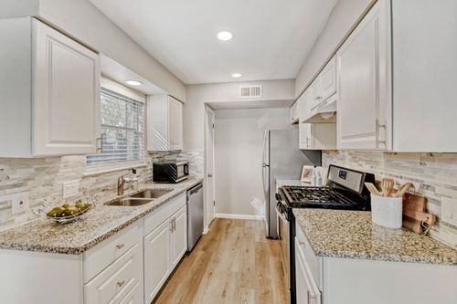 819 Sahara Ave, Austin, TX, 78745-3931 | Card Image