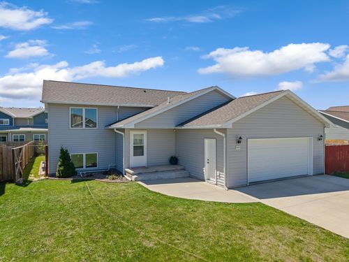 809 24th Ave Nw, Austin, MN, 55912-2852 | Card Image