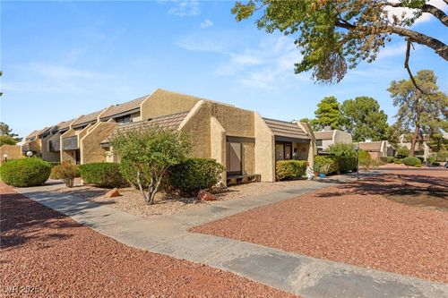 4653 Michillinda Ln, Las Vegas, NV, 89121-5717 | Card Image