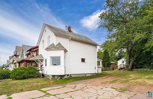 1027 E 9th St, Duluth, MN, 55805-1604 | Card Image