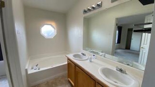 F-BATHROOM 1 PRIMARY | Image 21