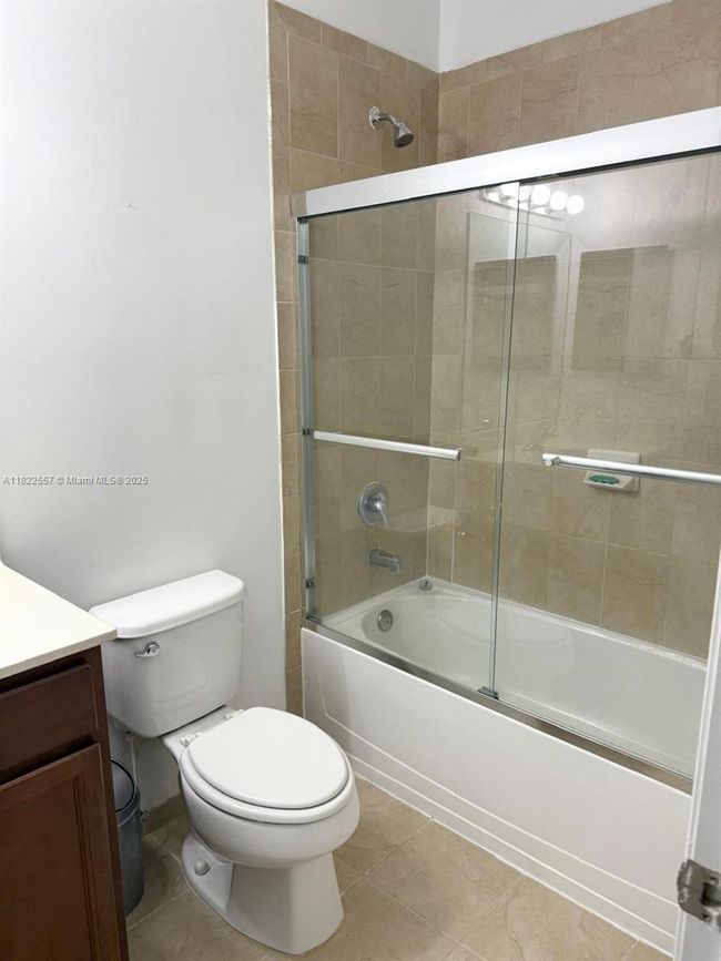 APT-213 - 8900 Nw 97 Th Ave, Condo with 3 bedrooms, 3 bathrooms and null parking in Medley FL | Image 21