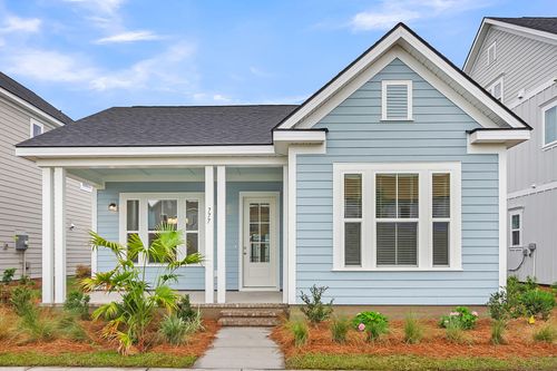 777 Blueway Ave, Summerville, SC, 29486-5478 | Card Image