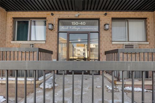 2a-15040 Tahoe St, Ozone Park, NY, 11417-3001 | Card Image