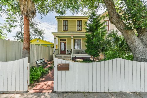 1402 26th St, Galveston, TX, 77550-4550 | Card Image