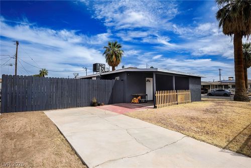 1100 Freeman Ave, Las Vegas, NV, 89106-2424 | Card Image