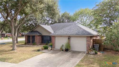 101 Bridle Ln, Victoria, TX, 77904-3233 | Card Image