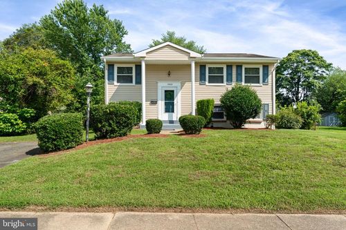 15005 Cordell Ave, WOODBRIDGE, VA, 22193-1913 | Card Image