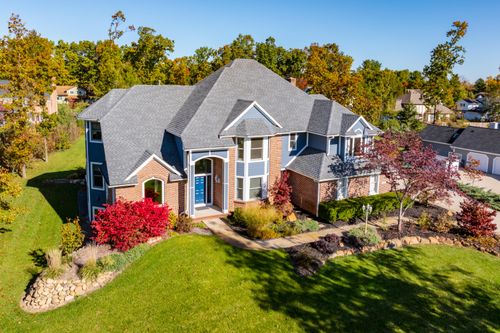 5284 Green Pine Ln, Kalamazoo, MI, 49009-4573 | Card Image