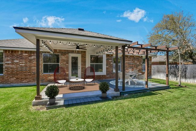 Virtually staged patio. | Image 20
