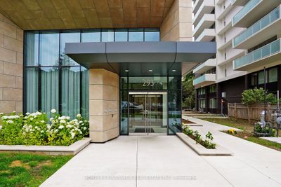 701 - 293 The Kingsway, Condo with 2 bedrooms, 2 bathrooms and 1 parking in Etobicoke ON | Image 3