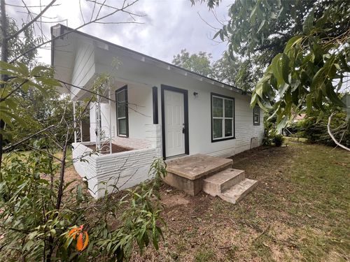 1466 E Myrtle St, Fort Worth, TX, 76104-5762 | Card Image