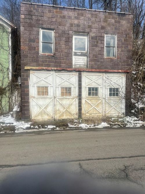 112 Pennsylvania Ave, Cameron, WV, 26033-9778 | Card Image