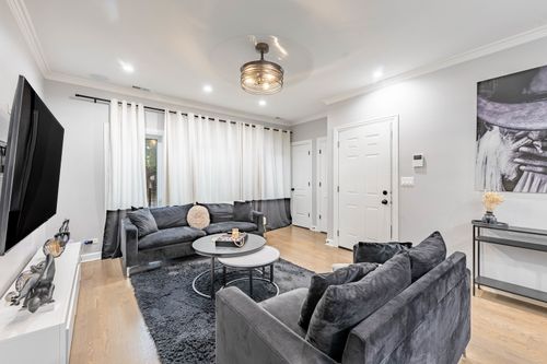 1-4634 S Langley Ave, Chicago, IL, 60653-4216 | Card Image