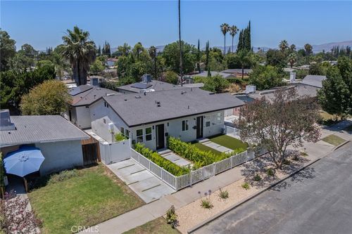 7647 Melvin Ave, Reseda, CA, 91335-2326 | Card Image