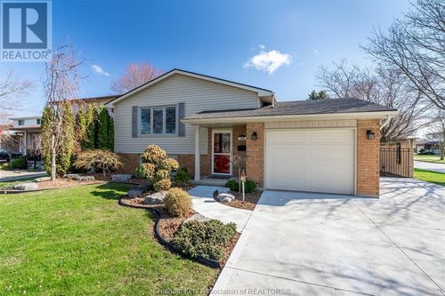 35 Monarch Dr, Chatham, ON, N7L5G6 | Card Image