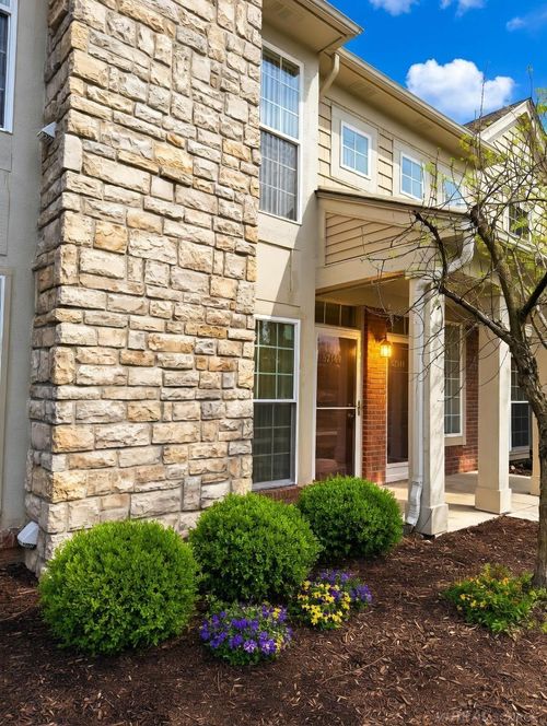 52149 Naugatuck Dr, Macomb, MI, 48042-3843 | Card Image
