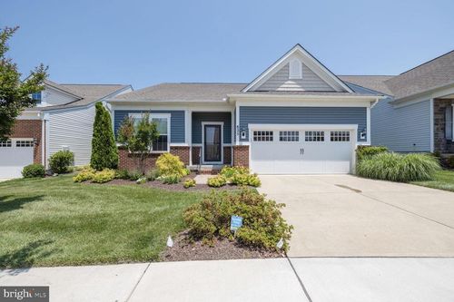825 Butterfly Weed Dr, GERMANTOWN, MD, 20876-4338 | Card Image
