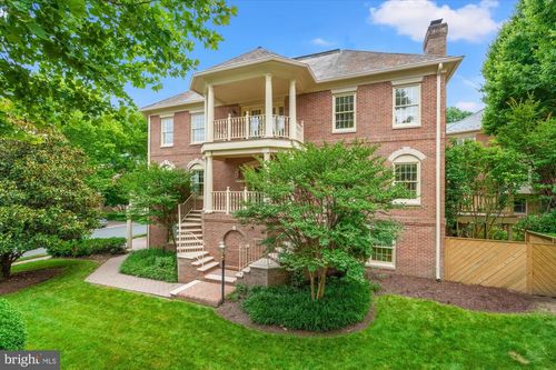 126 Gresham Pl, FALLS CHURCH, VA, 22046-3440 | Card Image