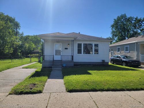 26053 Clancy St, Roseville, MI, 48066-3104 | Card Image
