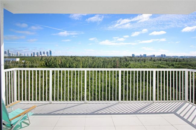 APT-1103 - 14951 Royal Oaks Ln, Condo with 3 bedrooms, 2 bathrooms and null parking in North Miami FL | Image 14