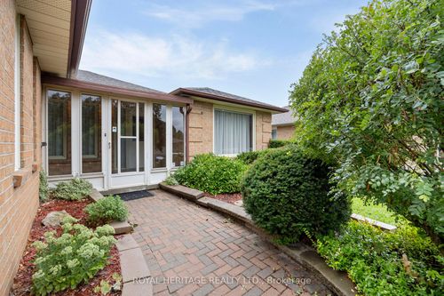 81 Ewen Dr, Uxbridge, ON, L9P1L7 | Card Image