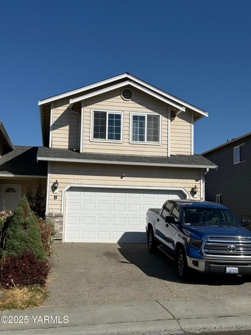 b-4235 Nola Loop Rd, Yakima, WA, 98901-1374 | Card Image