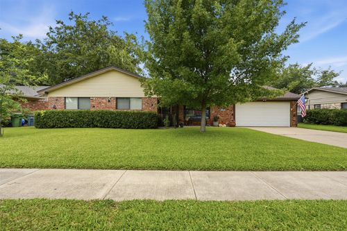 5421 Susan Lee Ln, North Richland Hills, TX, 76180-6809 | Card Image