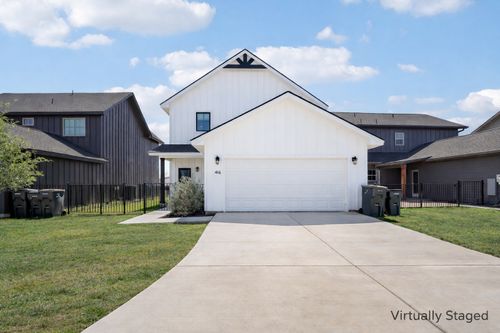 416 Stagecoach Trl, San Marcos, TX, 78666-5204 | Card Image