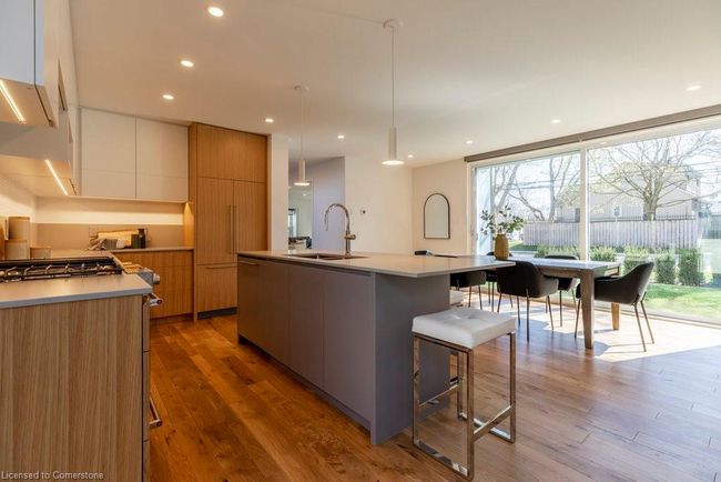 315 Park St W, House other with 5 bedrooms, 3 bathrooms and 2 parking in Dundas ON | Image 7