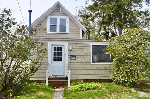 4 1st St, Onset, MA, 02558-1429 | Card Image