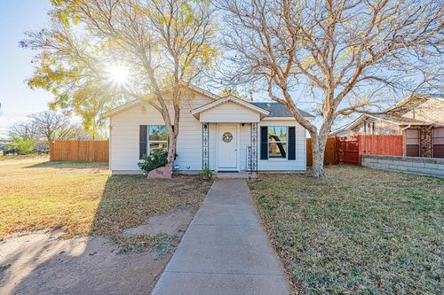 501 W 5th St, Stanton, TX, 79782-2039 | Card Image