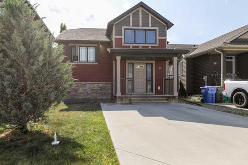 147 Blackwolf Way N, Lethbridge, AB, T1H6Z7 | Card Image