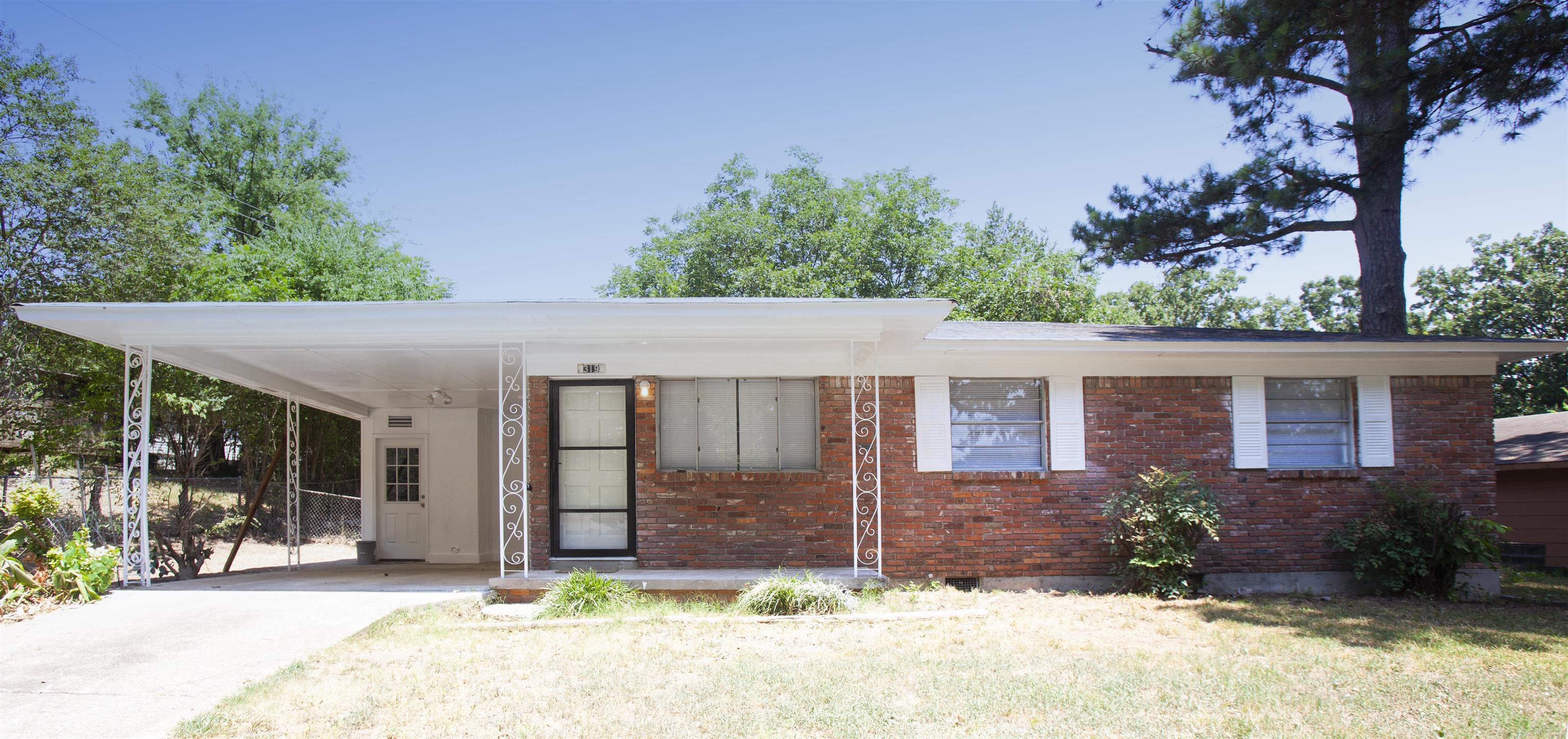 Ellis Dr, Little Rock, AR 72205