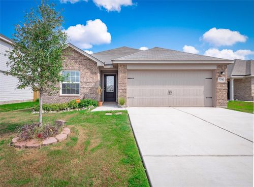 17216 Farmhouse Ln, Elgin, TX, 78621-2366 | Card Image